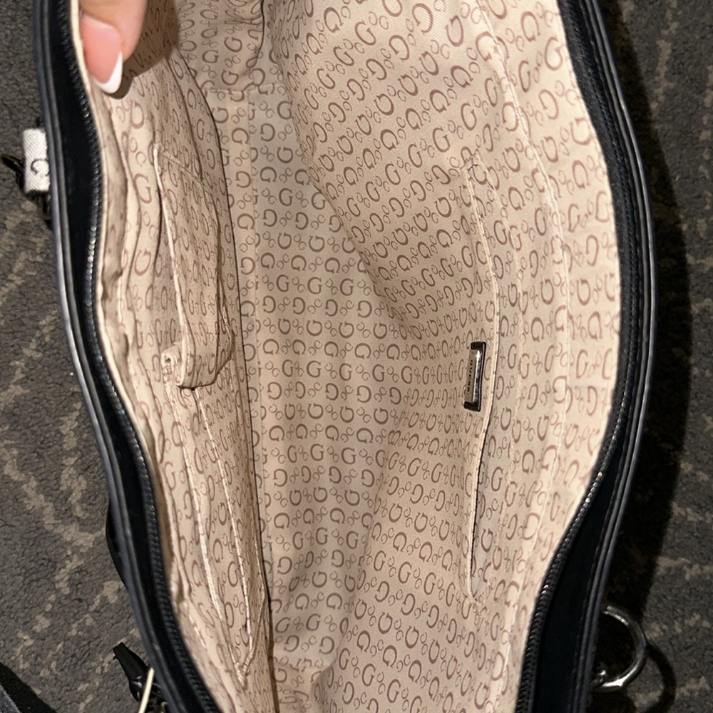 Black and grey Large Guess purse/handbag - Picture 3 of 3